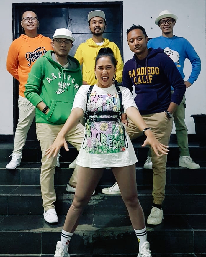 Photo by Claudio Schwarz on Unsplash